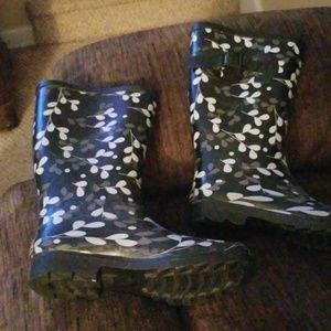 Brand new rain boots